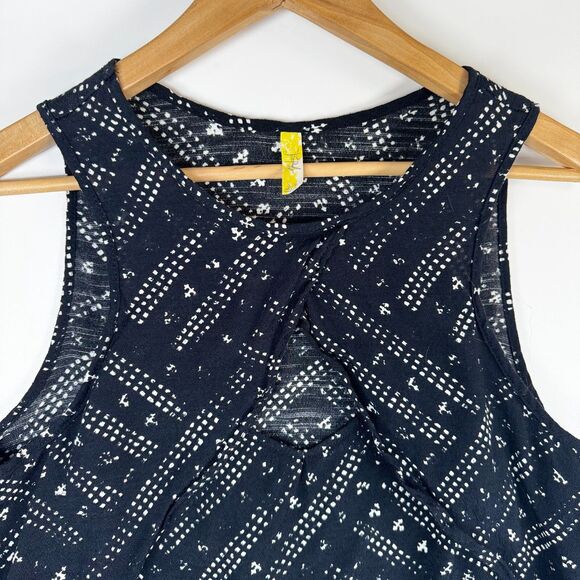Free People Blouse Small Black White Sleeveless Geometric Cutout Keyhole Front - Picture 3 of 10